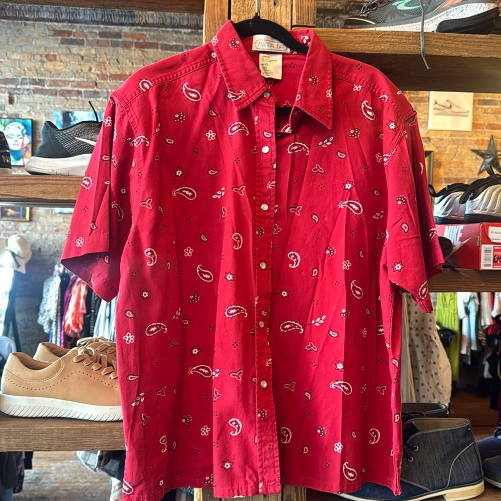 Vintage large Mandal Bay red handkerchief print short sleeve button down